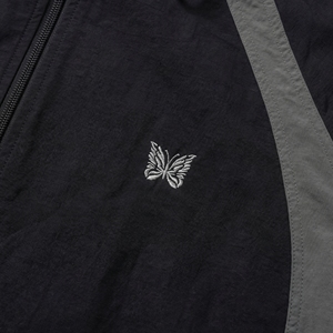 Chaleco Cortavientos sin Mangas con Capucha en Negro y Gris al por Mayor |   Chaleco Ligero para Actividades al Aire Libre |   Proveedor de Ropa Deportiva OEM - Product Image 5