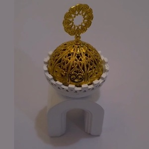 Kraft World Trendiger Handgefertigter Bakhoor-Räucherstäbchenhalter Weiß & Gold Akzentuierter Gips Arabische Heimdekoration - Product Image 4