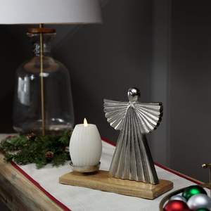 Centro de Mesa Navideño de Aluminio y Madera Más Vendido, Creando un Arreglo Clásico para la Mesa Navideña con un Toque Decorativo - Product Image 3