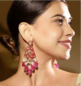 Boucles d'oreilles pendantes Kundan pour femmes, plaquées or, en alliage de zinc, zircon, imitation perle rose, style bohème, pour mariage, Chine - Product Image 1