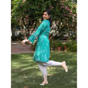 Ensemble Kurta Eco Green XS - Vêtements traditionnels indiens confortables et durables - Product Image 3