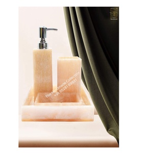 Collection artisanale classique en résine, ensemble de salle de bain cinq pièces avec porte-savon, distributeur, anti-odeur, écologique, facile à nettoyer - Product Image 6