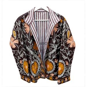 เสื้อแจ็คเก็ตผู้หญิงทรงสวยหรู หนานุ่ม เป็นมิตรกับสิ่งแวดล้อม ตกแต่งด้วยลายปักดอกไม้ แขนยาว คอทรงโอ ปักมือ ถักนิตติ้ง คอร์ติส - Product Image 3