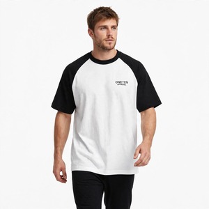Camiseta de manga raglán con bloques de color en blanco y negro para hombre de Oneten Apparel - Product Image 2