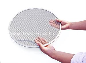 Bandeja Redonda para Pizza de Aluminio con Borde Sin Costuras, Utensilios de Cocina Sostenibles para Servicio de Alimentos Henry, Herramientas para Pizza - Product Image 2