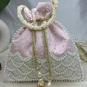 Bolso de mano étnico para boda, cartera de novia, bolso de seda rosa bebé, con borde de perlas, hecho a mano, con cordón, para mujer, para fiesta - Product Image 1