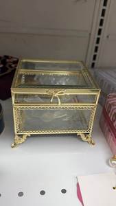 Boîte à bijoux en verre rectangulaire avec couvercle, design classique, charnière, 1 couche, bordure dorée, boîte de rangement, designs personnalisables, boîte cadeau en verre - Product Image 5