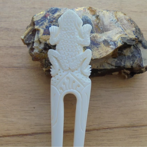 Épingle à cheveux artisanale en os de buffle |   Design solide et élégant, artisanat naturel - Product Image 1