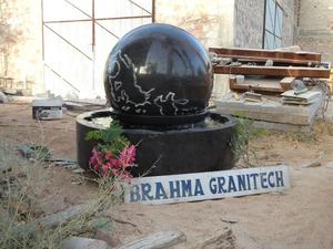 Bloc de sculpture en eau de jardin en granit poli Matériau en pierre naturelle sous forme de bloc de pierre - Product Image 6