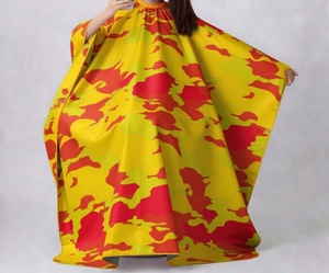 Bata de Barbero Impermeable Amarillo Camuflaje Rojo - Product Image 1