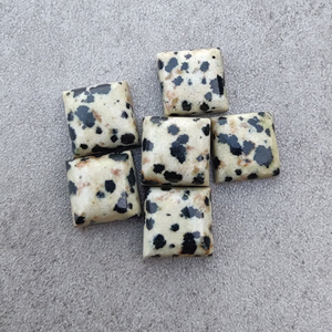 Cabochon carré en jaspe dalmatien naturel, dos plat, calibré, pierre précieuse en vrac - Product Image 1