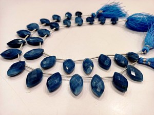 Perles de pierre d'opale bleue naturelle, forme briolette marquise, 15 à 18 mm, 8 pouces de long - Product Image 1