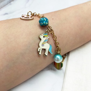 Perles en alliage époxy licorne, colorées, en forme de cœur arc-en-ciel – Décoration pour fêtes, remises de diplômes, anniversaires et usage quotidien - Product Image 5