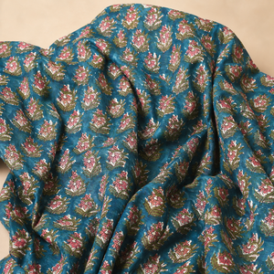 Tela de Algodón Estampada a Mano con Diseño Floral Buta en Rosa y Verde Azulado, Suave y Transpirable, para Confección de Kurta y Decoración del Hogar - Product Image 5