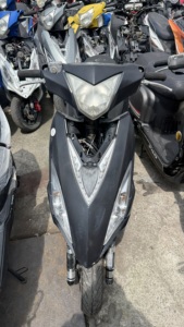 Moto d'occasion en gros avec kit de pièces gratuit, marque japonaise, prête à rouler, expédition en conteneur dans le monde entier - Product Image 5