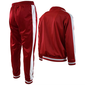 Ensemble de survêtement sportif personnalisé pour hommes avec pantalon de jogging à rayures latérales et texte imprimé – Vêtements de sport pour équipes, directement de l'usine - Product Image 4