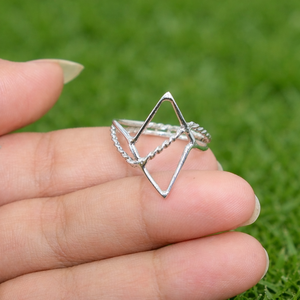 Anillo Abierto Geométrico de Plata de Ley 925 para Mujer, Joyería Minimalista Hecha a Mano con Triángulo, Regalo de Navidad o Aniversario - Product Image 5