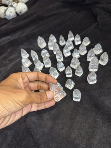 Vente en gros de sculptures en quartz cristal transparent Sphatik Shree Yantra, figurine porte-bonheur Feng Shui, artisanat fait main, spirituel - Product Image 2