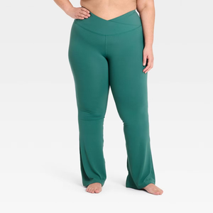 Women's Everyday Soft Ultra High-Rise Crossover Flare <b>Leggings</b> Wide Leg Design Plus Size Sexy Butt Lifting OEM Custom Wholesale - Product Image 3