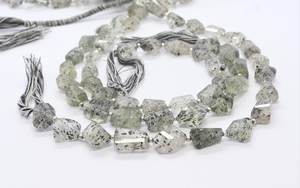 ลูกปัดรูไทล์สีดำธรรมชาติทรงเหลี่ยมไม่สม่ำเสมอขนาด 9-11 มม. ลูกปัดรูไทล์สีดำขัดเงาขนาด 10 นิ้ว พลอยรูไทล์สีดำทรงก้อน - Product Image 6