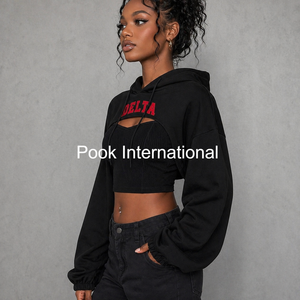 Sweat à capuche court imprimé Delta pour femme, noir, tricoté, manches longues, épaules tombantes, tenue décontractée d'hiver - Product Image 2