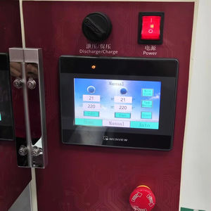 Machine de moulage à chaud compacte pour la production de petites séries de modules électroniques et de protections de capteurs - Product Image 3