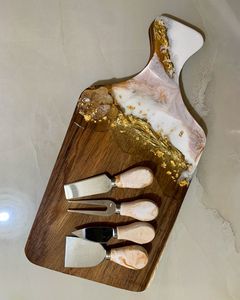 Planche à découper en bois et résine de qualité alimentaire supérieure pour couper, préparer et servir le fromage, le pain, les fruits, les légumes, la viande et pour la cuisine - Product Image 2