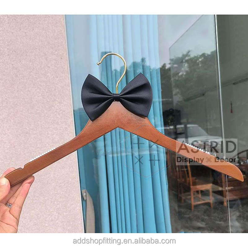 Retro wood + Black bow tie