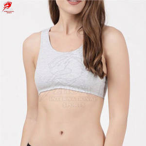 Soutien-gorge de sport pour femmes, dernier design, impression personnalisée, en spandex et nylon, en vente - Product Image 4