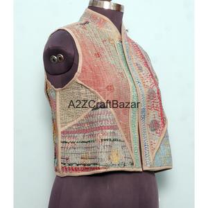 Chaqueta Acolchada 100% Algodón Hecha a Mano por A2ZCraftBazar, Diseño Floral Vintage, Tela Transpirable, Botones Forrados, Mangas Medias - Product Image 4