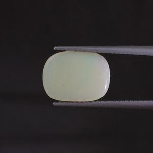 โอปอลธรรมชาติคุณภาพดี รับรองโดย IGI สีขาว น้ำหนัก 3.28 กะรัต รูปทรงคุชชั่น ขนาด 13x10 มม. เจียระไนด้วยมือ ขัดเงา น้ำหนักเบา - Product Image 3