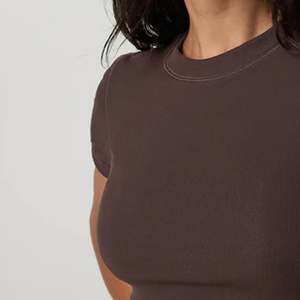 Servicio OEM de Diseño con Precio Económico, Camiseta Elegante de Color Sólido para Compradores al por Mayor, Prenda Casual Minimalista para Mujer - Product Image 2
