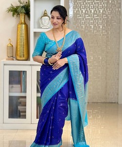 Sari de Seda Azul con Borde Azul, Prenda Tradicional para Mujer, Largo hasta el Suelo, Sin Arrugas, Estilo Regular de India y Pakistán 85169 TWT 1095 - Product Image 1