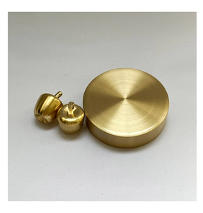 Elegante diseño de cara de gato, pisapapeles de latón puro de alta calidad con acabado dorado para decoración de escritorio en el hogar o sala de estar. - Product Image 2