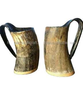 Corne à boire viking naturelle finie à la main, tasse à bière en bois véritable, artisanat écologique, motif animalier par Vintage Craft - Product Image 2