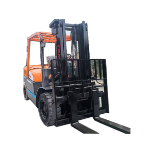 Montacargas TCM Usado de 5 Toneladas, Buen Precio, Componentes Principales Probados en Fábrica: Caja de Cambios, Bomba, Motor, Rodamientos, para Minería, Construcción y Puertos - Product Image 1