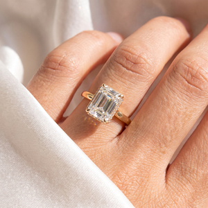 Bague de fiançailles personnalisée en diamant de laboratoire taille radiant VVS, certifiée IGI, en or jaune 14 carats, solitaire, bijoux fins pour femme - Product Image 2
