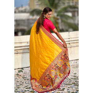 Sari de Pashmina de Seda Darbari con Bordado Zari, Color Mostaza, Ropa India y Pakistaní, 700g, Tejidos de Élite - Product Image 4