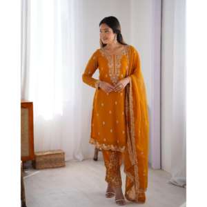 Ensemble de costumes de fête pour femmes de créateur haut bas et Dupatta avec fil de travail - Product Image 6