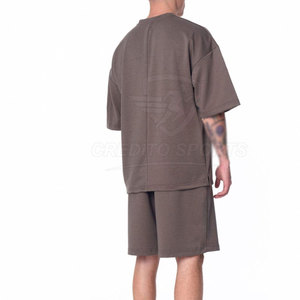 Conjunto de camiseta y pantalones cortos de moda para hombre, estilo moderno, tela suave para uso personalizado. - Product Image 4