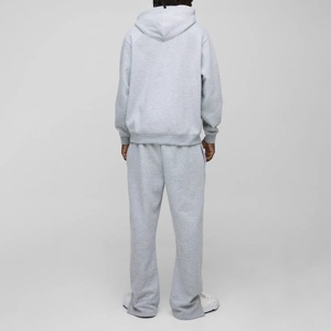 Ensemble de survêtements personnalisés pour hommes : sweat à capuche et combinaison de haute qualité avec logo sur mesure - Product Image 2