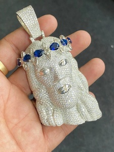 Pendentif chrétien Tête de Jésus en argent 925, saphir bleu micro-pavé taille brillant, breloque religieuse couronne, bijoux unisexe - Product Image 2