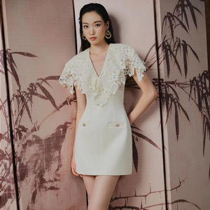 Robe Courte Évasée Blanche Lotus Sharp Cuts – Élégante et Flatteuse pour Cocktails Formels – Vietnam - Product Image 1