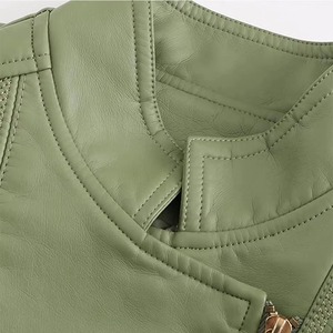 Chaqueta de Piel de Oveja para Mujer, Tejida, Resistente al Viento, Textura Pesada, Duradera, Moderna, Estilo Urbano, con Relleno de Algodón Estampado - Product Image 3