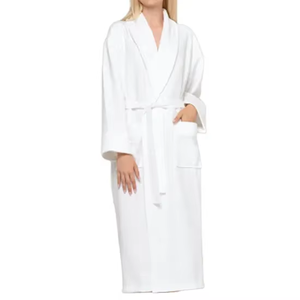 เสื้อคลุมอาบน้ำวาฟเฟิลผ้าฝ้ายสำหรับผู้หญิง พิมพ์โลโก้ได้ หรูหรา - Product Image 1