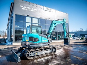 Reliable 3000kg Used Digger with Front <b>Leveling</b> Blade and High Torque Diesel Engine for Professional Landscaping - Product Image 2