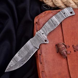 Lame de couteau Skinner artisanale en acier Damas de 10 pouces pour la fabrication de couteaux en acier à haute teneur en carbone, la chasse, les aventures en plein air et le camping - Product Image 3