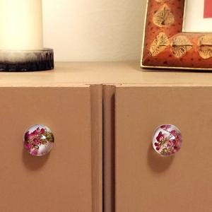 ลูกบิดตู้ลายดอกไม้แห้ง: ที่จับลิ้นชักเรซิ่นคริสตัลพร้อมลายเฮเธอร์และลาเวนเดอร์ - Product Image 2