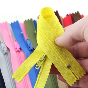 Fermeture éclair séparée à extrémités ouvertes de haute qualité, en plastique durable, disponible en plusieurs couleurs, pour vestes, manteaux et vêtements - Product Image 5