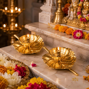 Ensemble de 2 lampes à huile en laiton, design lotus, paire de lampes traditionnelles Pooja Deepak pour la décoration de la maison, du temple, du mandir, de l'arti, du festival Diwali - Product Image 2